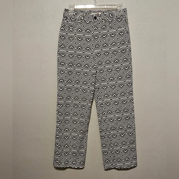 Another Girl Size 4 Black & White Heart Croppee Pants - Picture 2 of 4